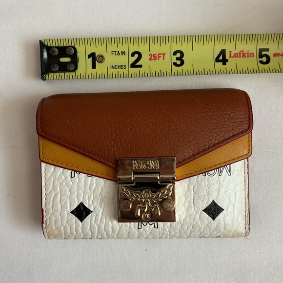 MCM Patricia trifold wallet in white/cognac - Picture 12 of 12